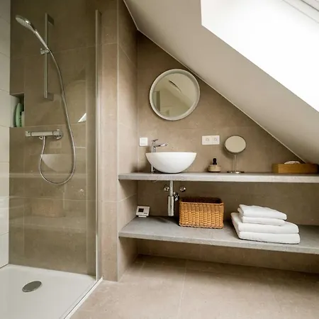 Bij De Secretaris Holiday home Kanne